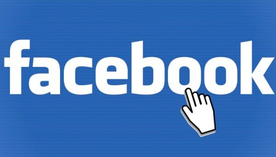 Facebook-For-Older-People-e1593441819350